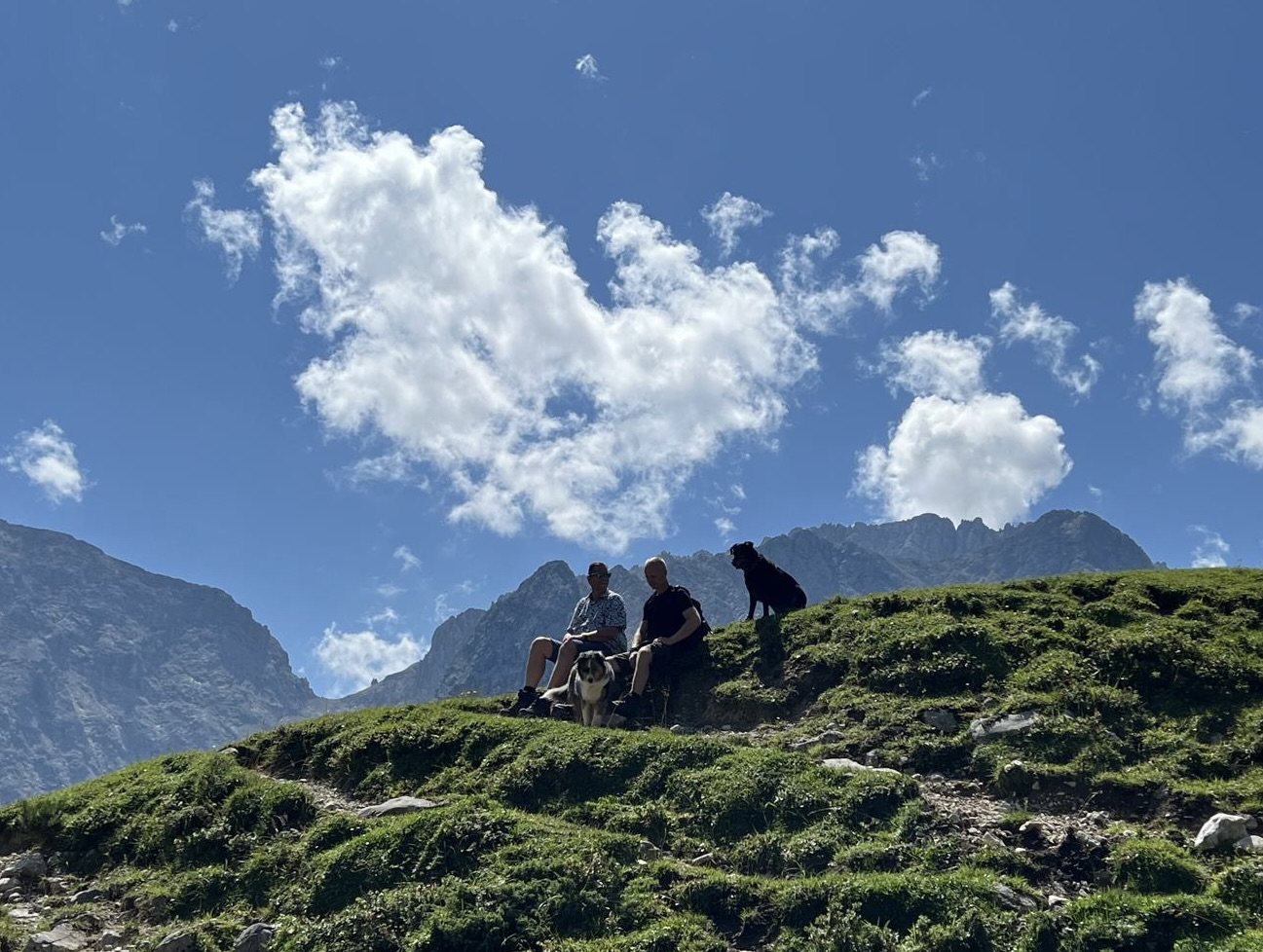 27c0df2c-4e45-4caa-bdb4-0af6705e6c4d